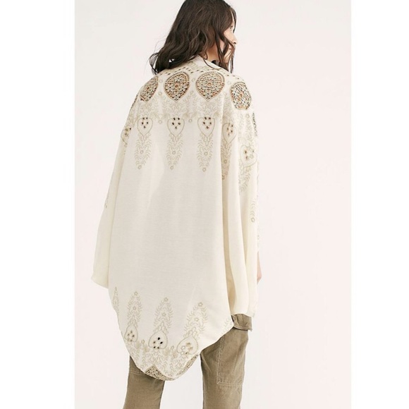 Free People Catania Embroidered Eyelet Kimono - Picture 4 of 9